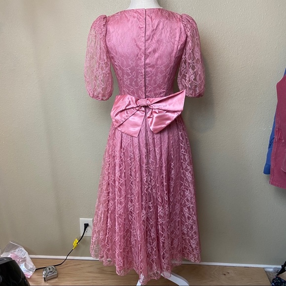Vintage Pink Lace Dress with Bow on Back - 6 - Picture 5 of 12